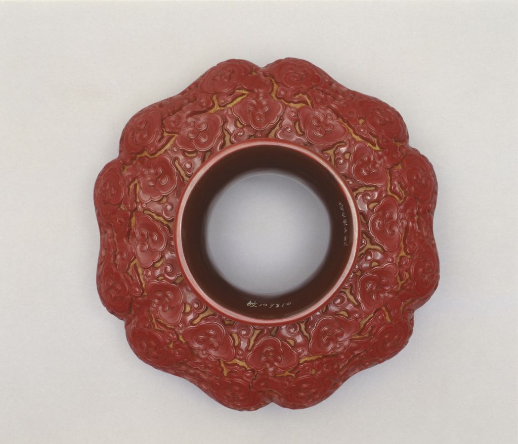 图片[3]-Red cloud phoenix pattern light holder-China Archive